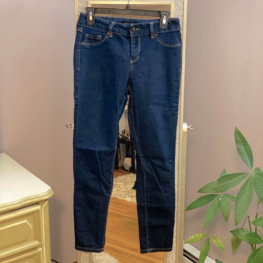 D. Jeans size 4